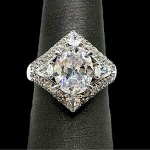 Bella Luce Rhodium Plated Silver & 4.59tcw Simulated Diamond Ring.